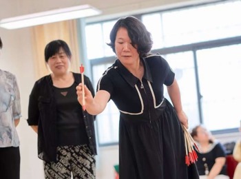 淮师大附小期末教师“乐享时光共庆收官”投壶雅集活动顺利开展