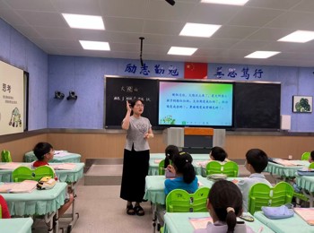 淮师大附小语文组开展组内公开课教研活动